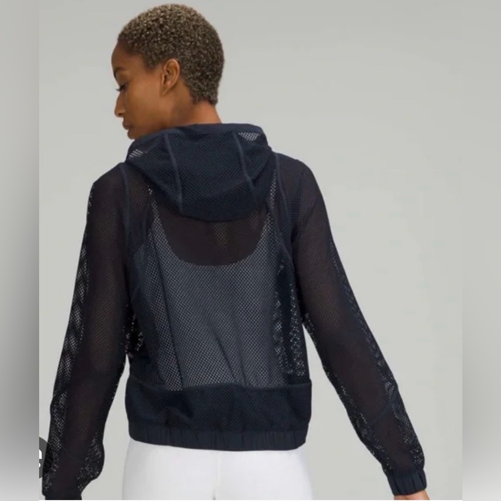 Lululemon‎ catch a breeze pullover mesh hoodie